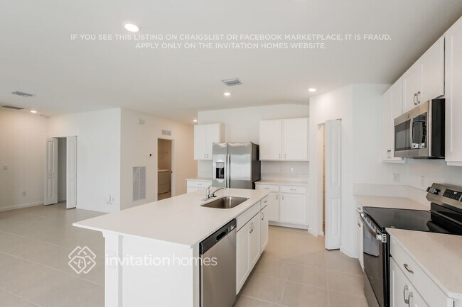 Foto del edificio - 737 Carlyle Wy