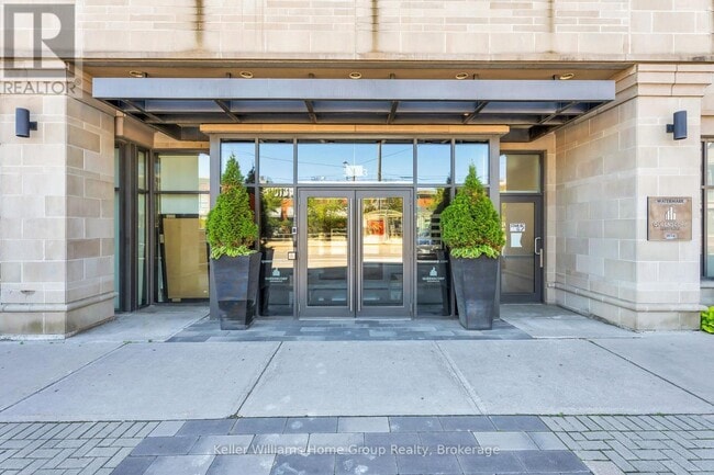 Building Photo - 3563 Lake Shore Blvd W