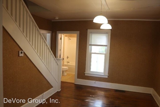 Building Photo - 2 br, 1 bath House - 1004 W Chestnut St