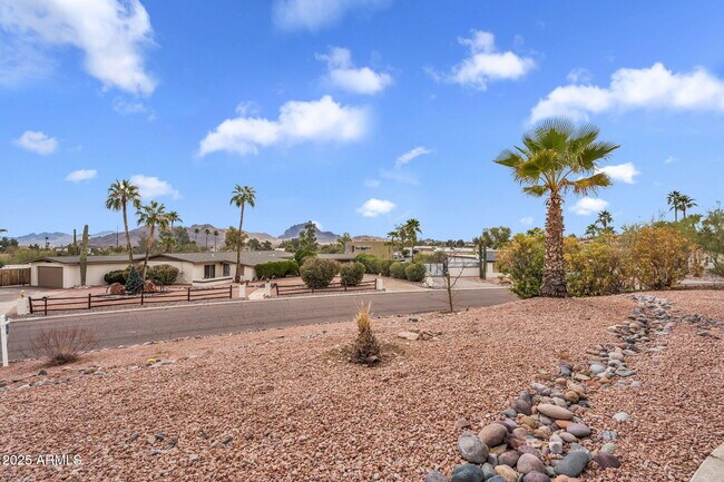 Building Photo - 17218 E Parlin Dr
