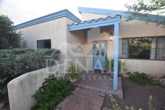 Building Photo - 3040 S Donald Ave