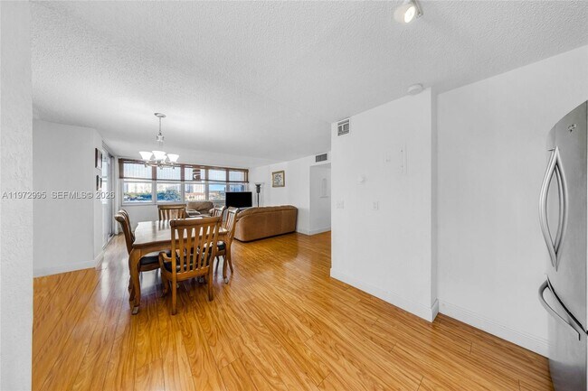 Foto del edificio - 1825 S Ocean Dr