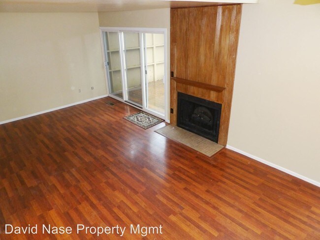 Building Photo - 1702 NW Lakeway Ln