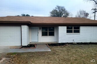 Building Photo - 812 Irwin Dr