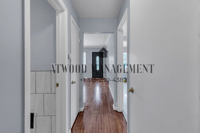 Foto del edificio - This beautifully updated 3-bedroom, 1-bath single-family home is ready for move-in!