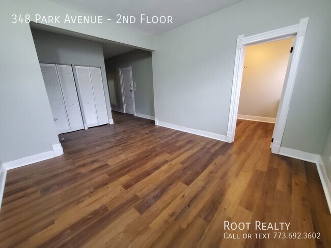 Building Photo - Downtown Glencoe - Updated 2-Bdrm / 1-bath...