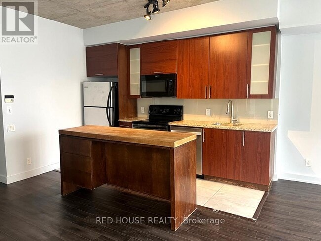 Building Photo - 33 Mill St