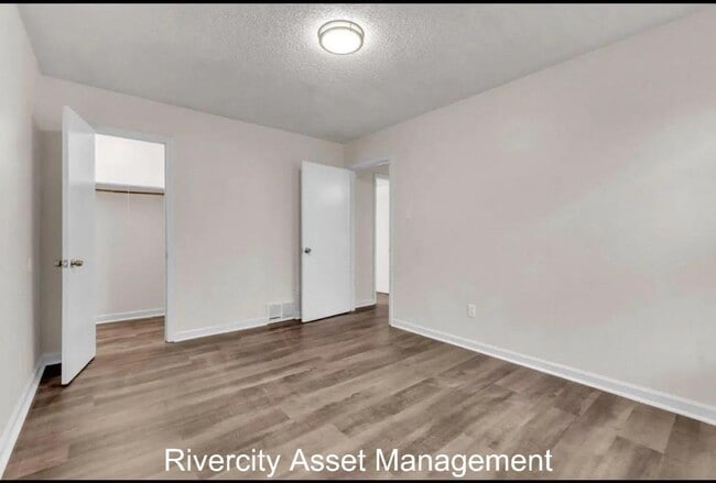 Foto del edificio - 2733 Woodland Hills Cove