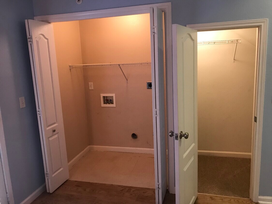 11203 Ranch Road 2222, Austin, TX 78730 - Townhome Rentals in