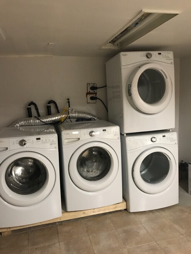 Photo du bâtiment - 621-626 6th Ave N