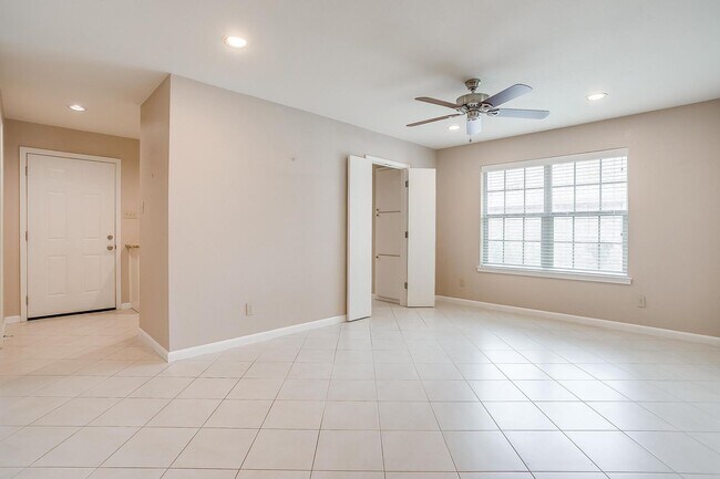 Building Photo - Ridgerock Duplex