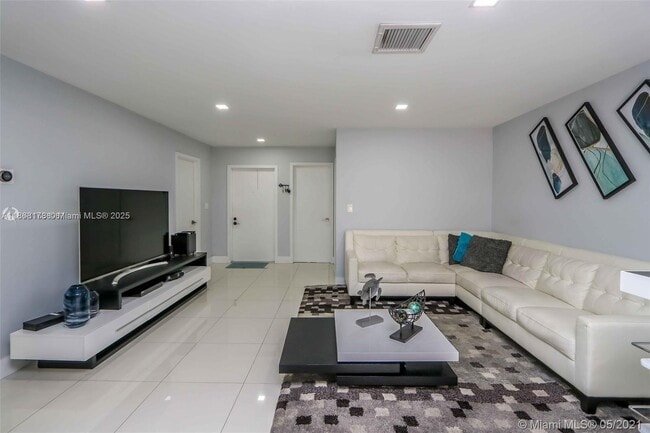 Foto del edificio - 8511 SW 147th Ct