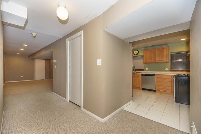 Foto del edificio - 5815 N Winthrop Ave