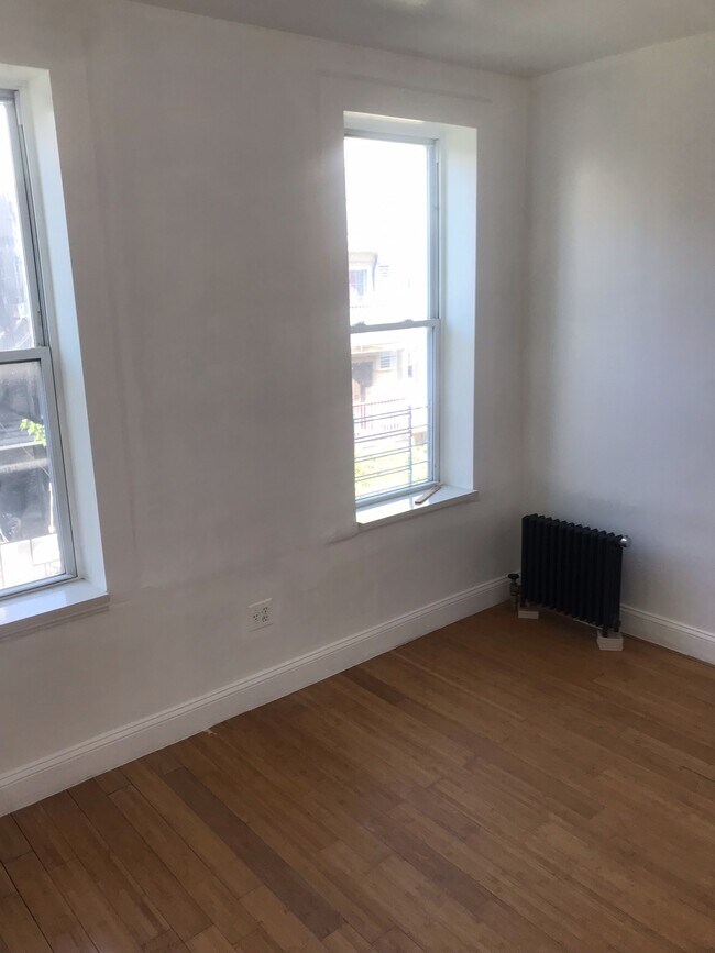 Foto del edificio - 322 Milford St