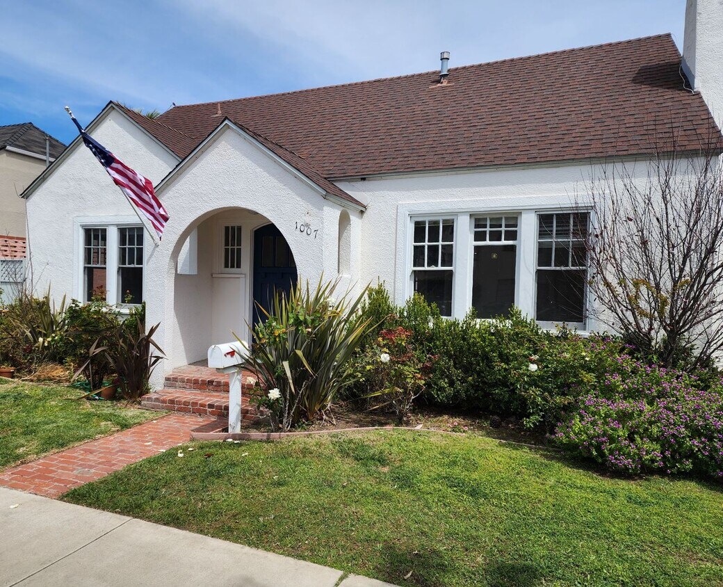Primary Photo - Coronado: Charming 3bd/2ba Village House