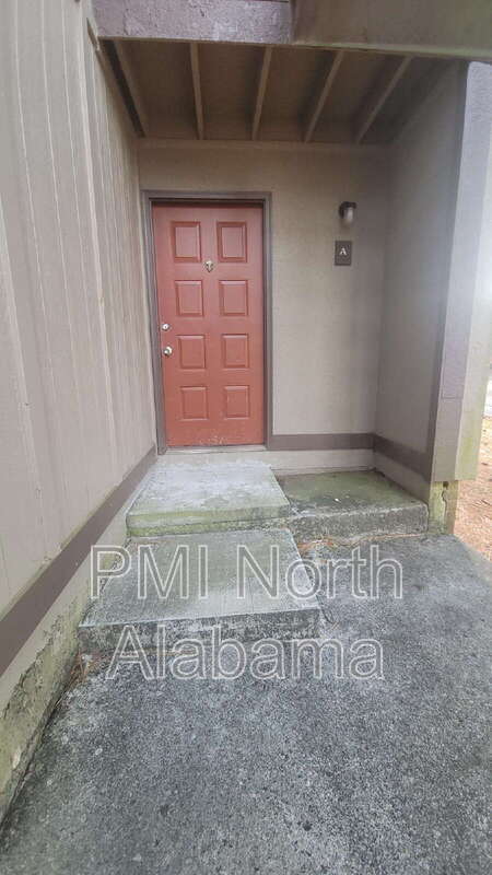 Foto del edificio - 906 Candlewood Dr NW