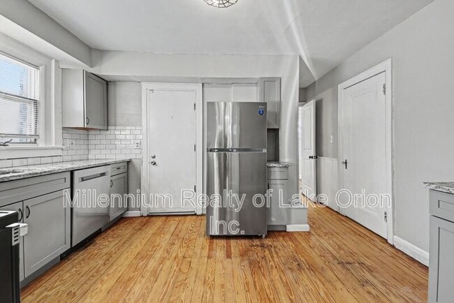 Foto del edificio - 419 W Iroquois Rd