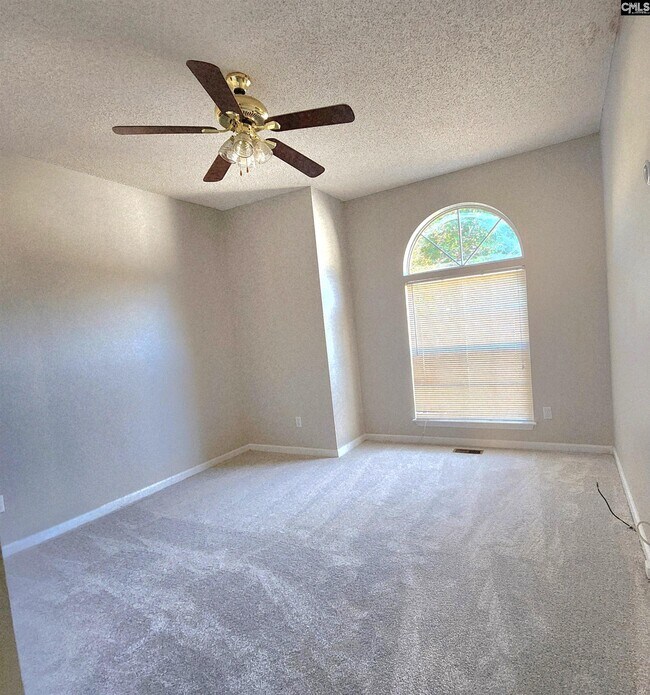 Foto del edificio - 222 Salusbury Ln