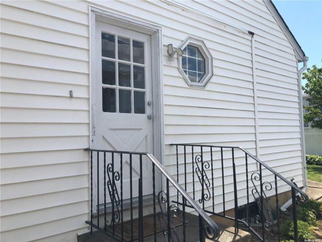 Primary Photo - 62 S Crescent Dr