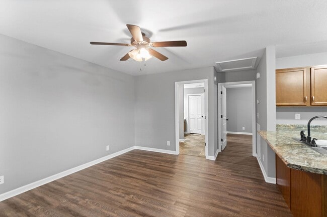 Building Photo - 800 Martin St
