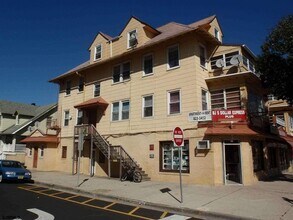 Building Photo - 1 N Windsor Ave