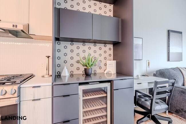Foto del edificio - 2623 Keene St
