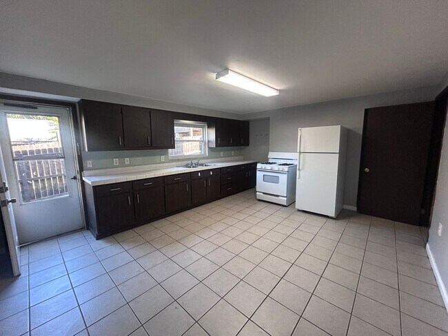 Foto del edificio - 1220-1224 Termon Ave