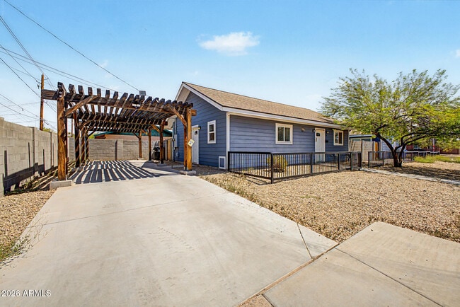 Building Photo - 505 N 16th Ave