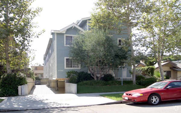 Building Photo - 3755 Delmas Ter
