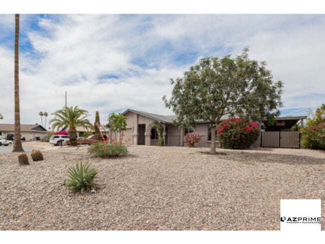 Building Photo - A Radiant 3/2 Gem in MesaWhere Comfort Meets Quiet Sophistication.