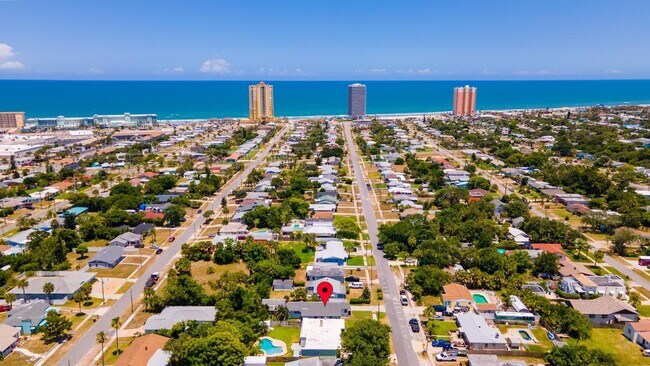 Foto del edificio - Charming 3-Bedroom Home in Daytona Beach