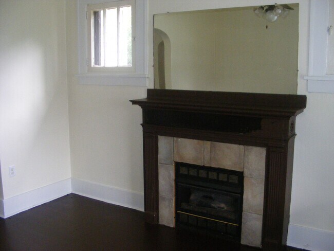 Building Photo - 2428 West Wade Street