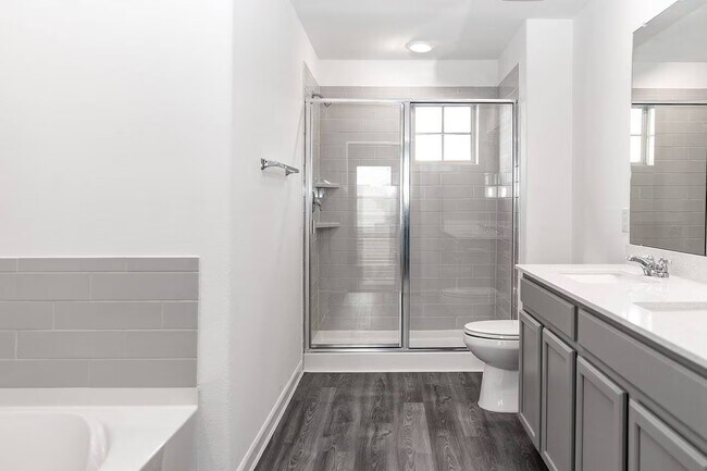 Building Photo - Now Offering Up to 6 Weeks Free Rent!