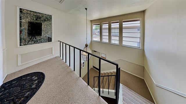 Building Photo - 10590 High Hollows Dr