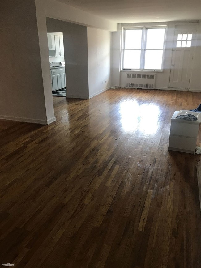 Building Photo - Studio, 1 bath Apartment - 6259 108th St 3A