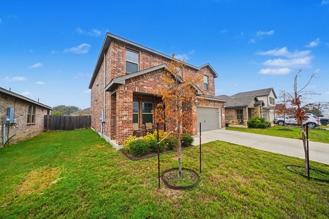 Foto del edificio - Stylish & Spacious 5-Bed in Prime Schertz Location! - Realtor Commission: $500