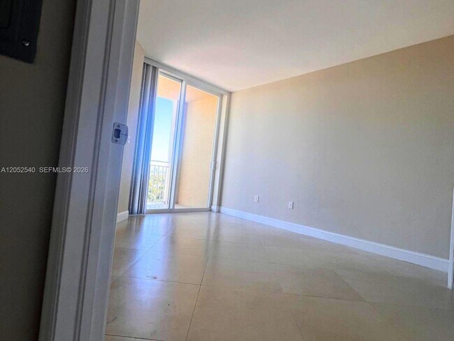 Foto del edificio - 2425 SW 27th Ave