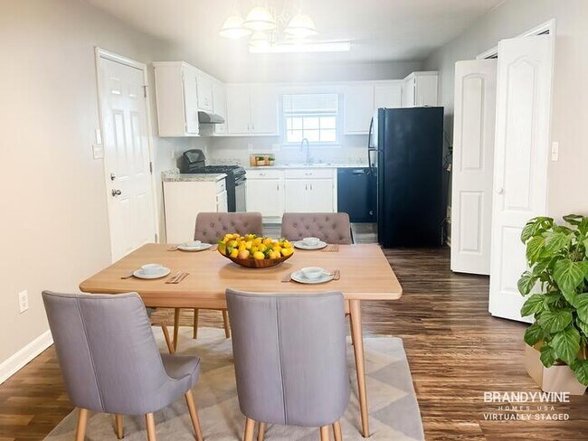 Foto del edificio - 4525 Latchwood Dr
