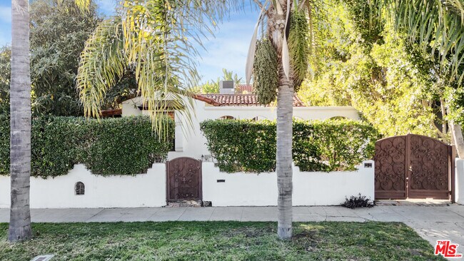 Foto del edificio - 449 N Sweetzer Ave