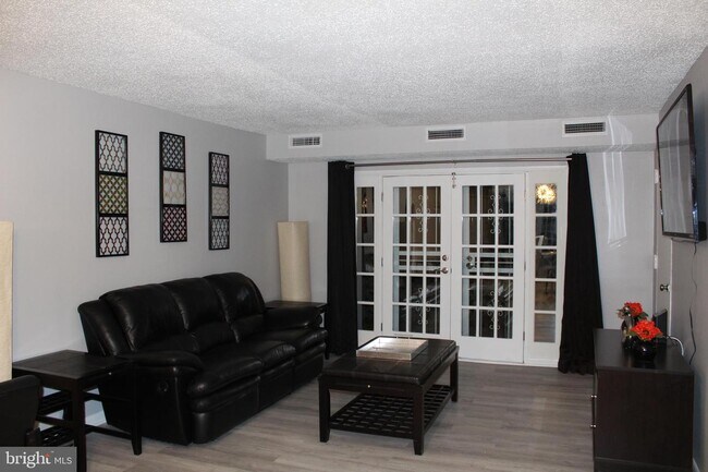 Foto del edificio - 3809 Swann Rd