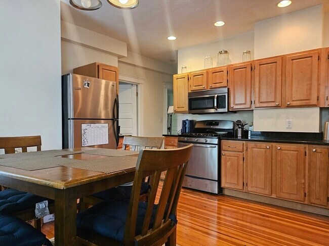 Building Photo - 183 Rindge Ave