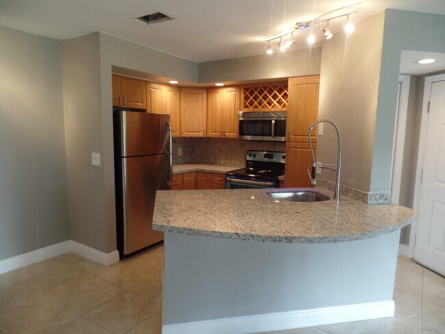 Building Photo - 3350 Pinewalk Dr N