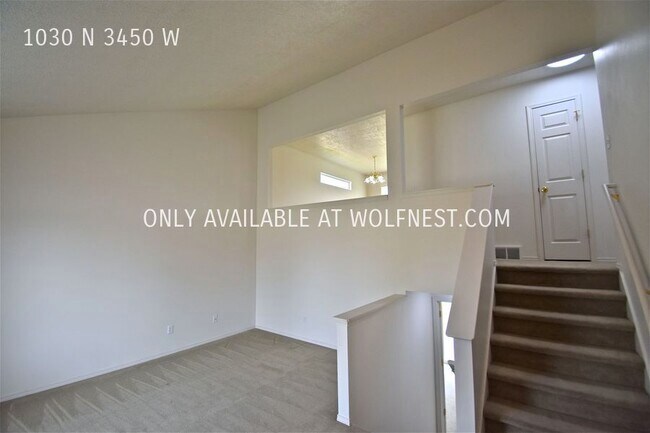 Building Photo - Beautiful 4 Bedroom Layton Home! No Deposi...