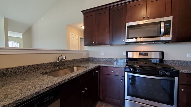 Foto del edificio - Douglas Fir-2Br/2Ba Rental Home-Second Floor