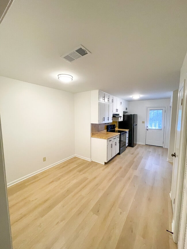 Building Photo - 1043 Chestnut Oak Ct NE
