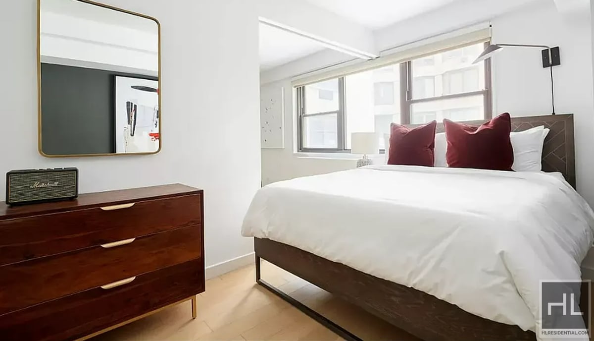 Primary Photo - East 39th Street