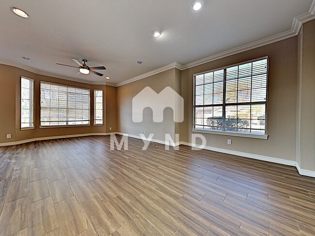Building Photo - 3939 E Cassia Way 1001