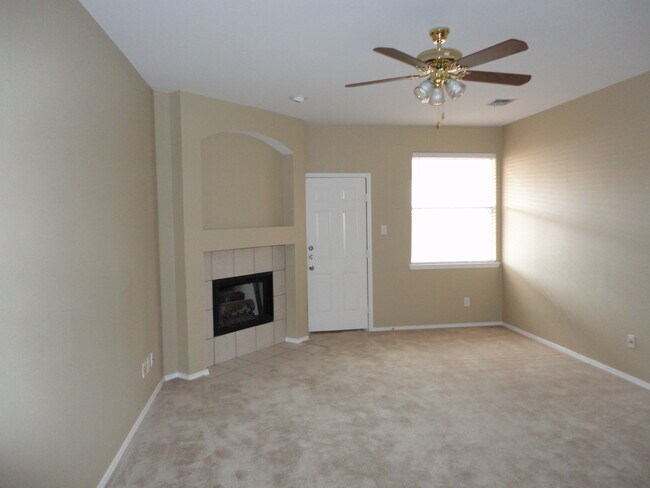 Foto del edificio - 2319 Dogwood Dr