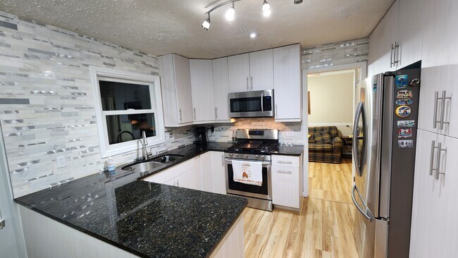 Building Photo - 1125 Penselwood Dr