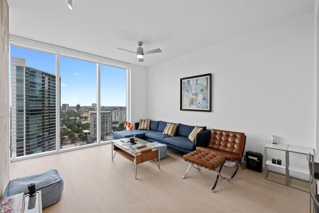 Foto del edificio - 301 West Ave